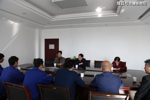 淅川縣司法局組織法律服務(wù)團(tuán)深入民營企業(yè)開展“法治體檢”活動(dòng)